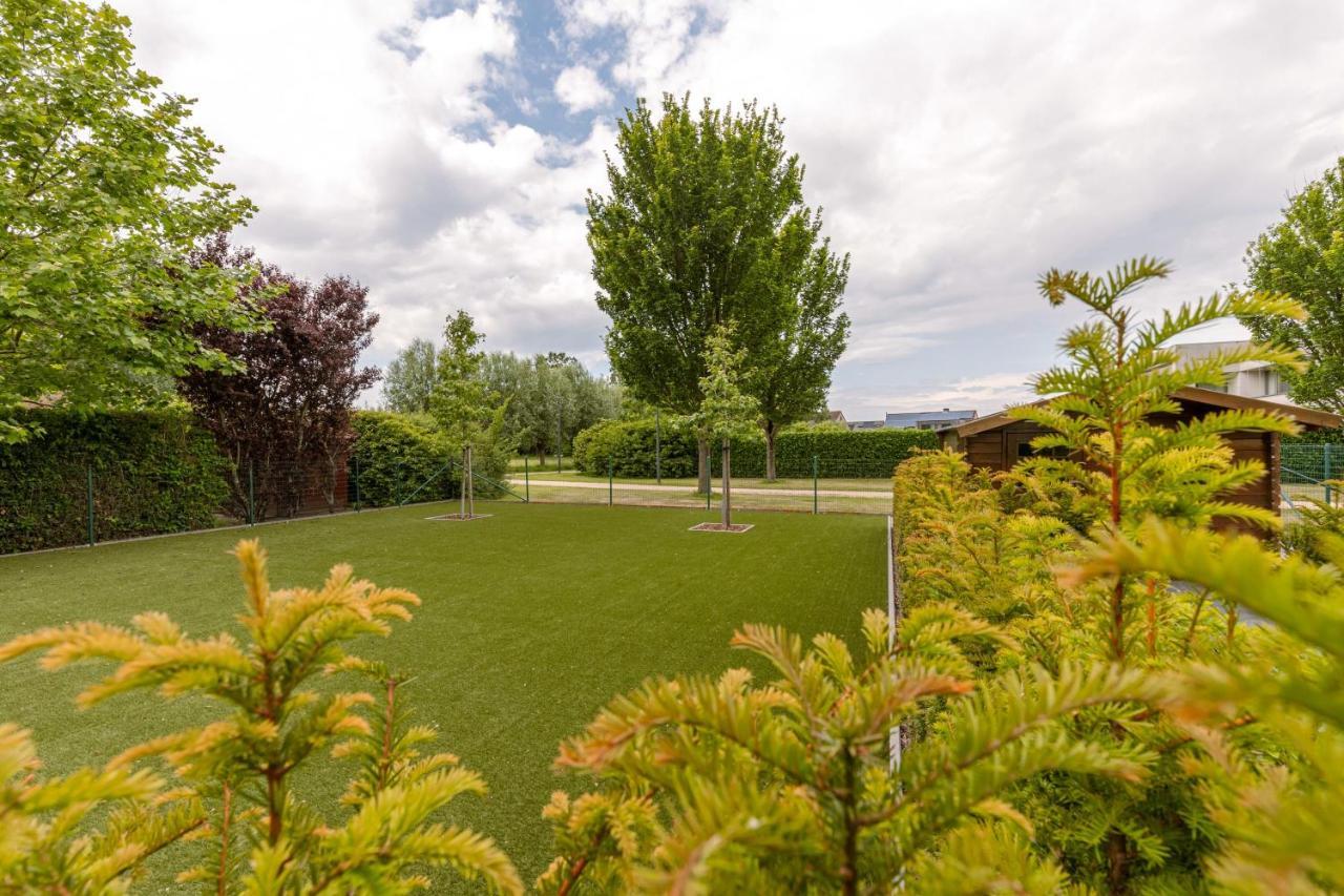 Fantastic Family Villa With Beautiful Garden Остенде Екстериор снимка